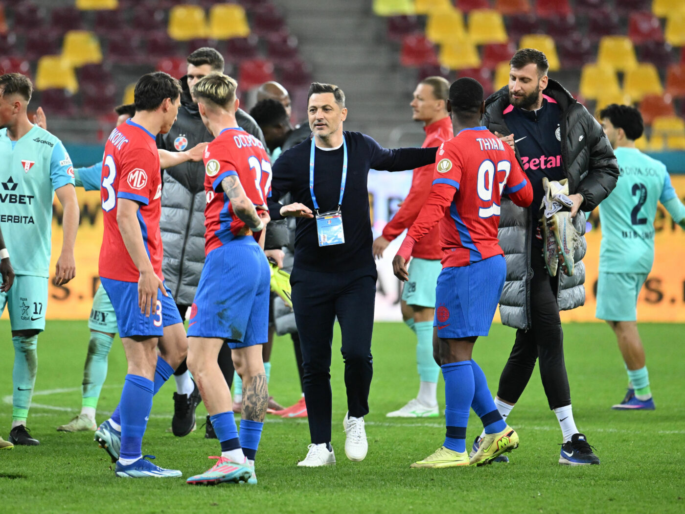 Primul fotbalist de la FCSB care e OUT din vară, dacă rămâne Mirel Rădoi