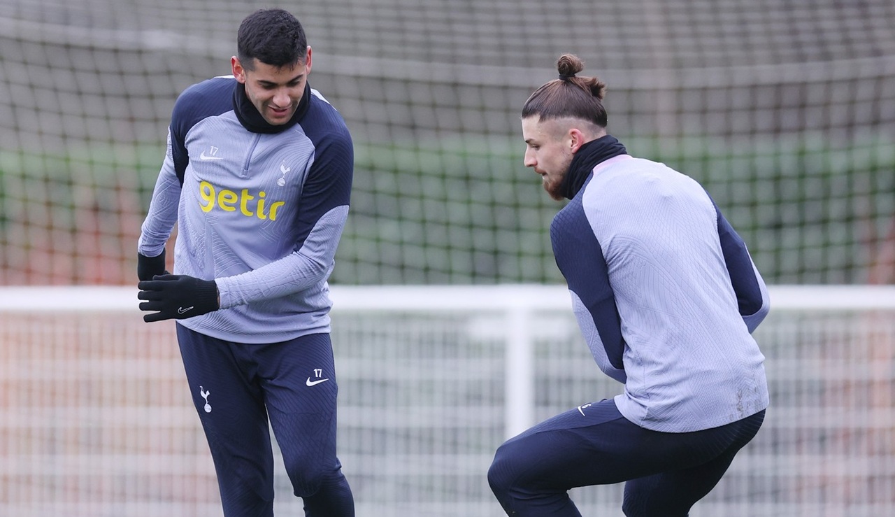 Radu Drăgușin, dat exemplu de britanici în comparație cu Cristian Romero: „Are jumătate din valoarea lui ca fotbalist, dar își dă sufletul”