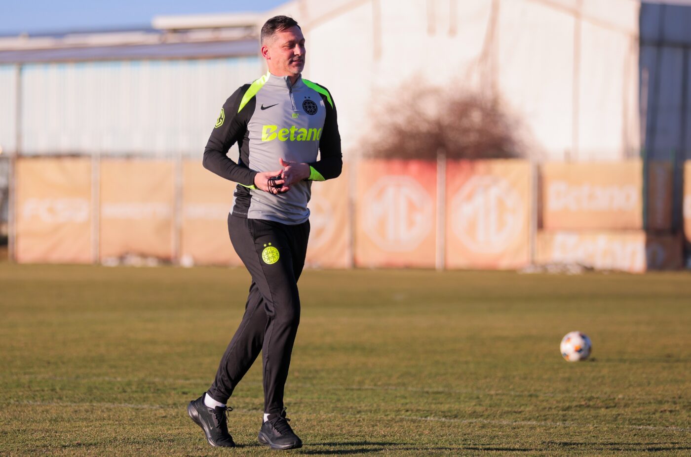 EXCLUSIV FCSB Regula de la FCSB care îl scapă pe Mirel Rădoi de schimbările cerute de Gigi Becali: „Să dispară!”