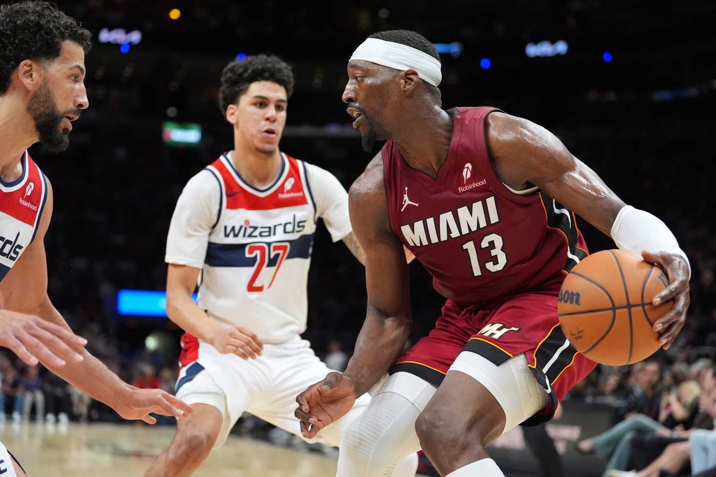S-a-scris-istorie-A-reusit-83-de-puncte-intr-un-meci-de-NBA-„Supranaturala.jpg