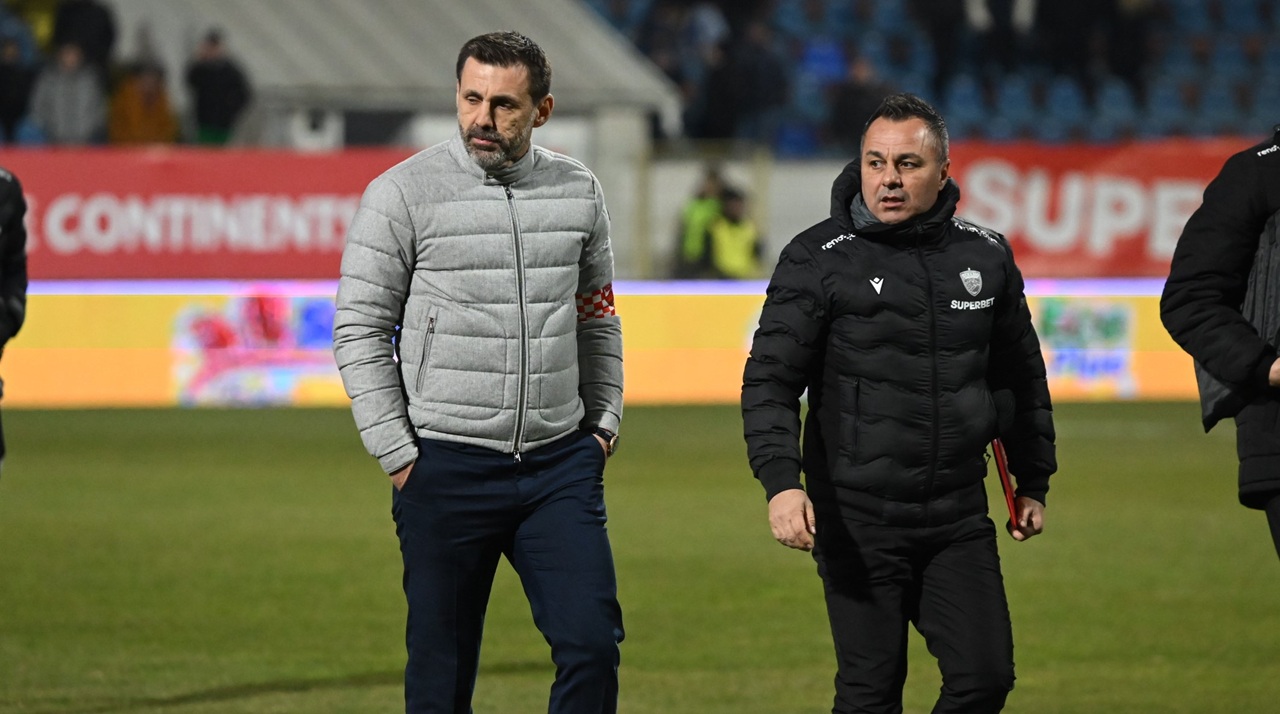 EXCLUSIV Ședință la Săftica: ultrașii din PCH și Peluza Sud au mers în cantonament după boicotul de la meciul cu Metalul Buzău. Ce au discutat cu Zeljko Kopic și Florentin Petre