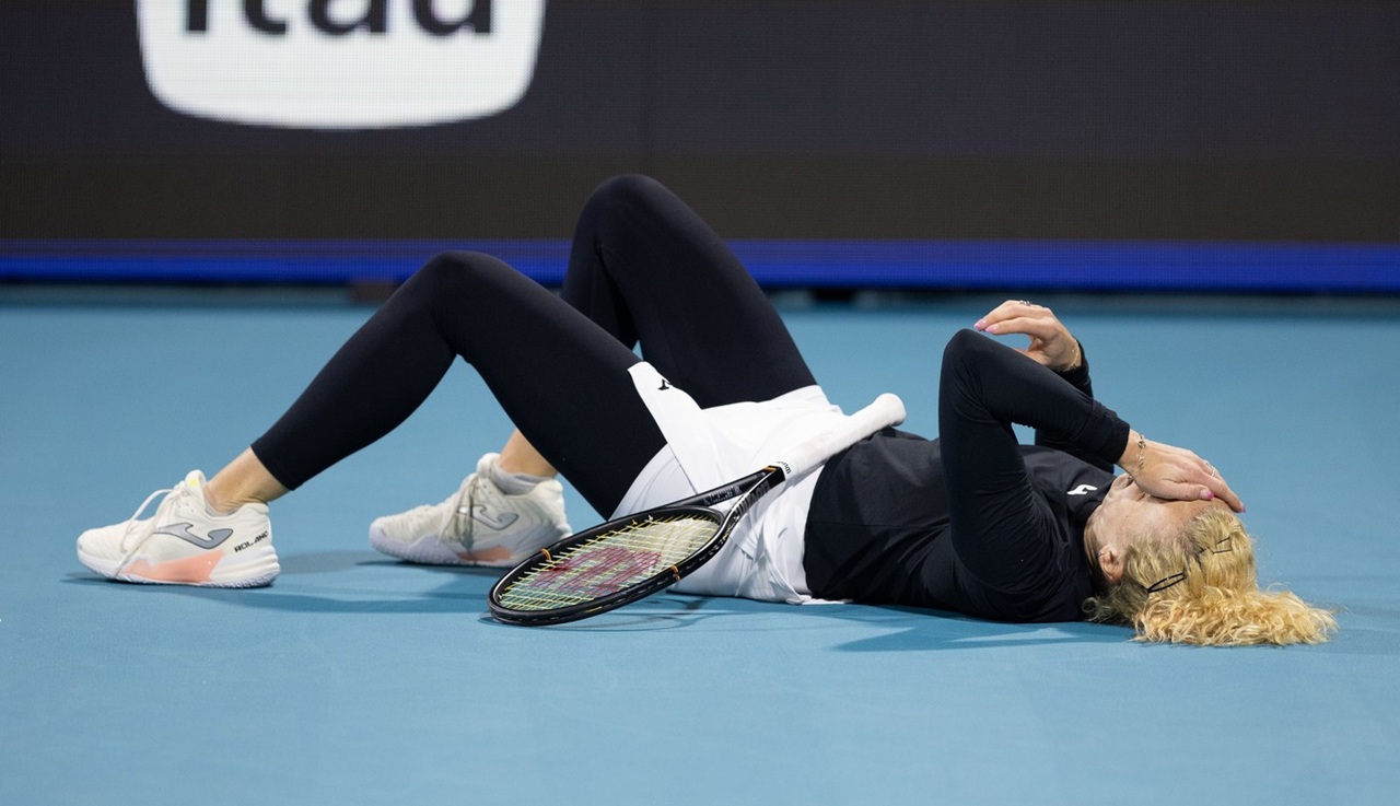 Spectatorii de la Miami au rămas uluiți. Siniakova a început să plângă și a fugit de pe teren