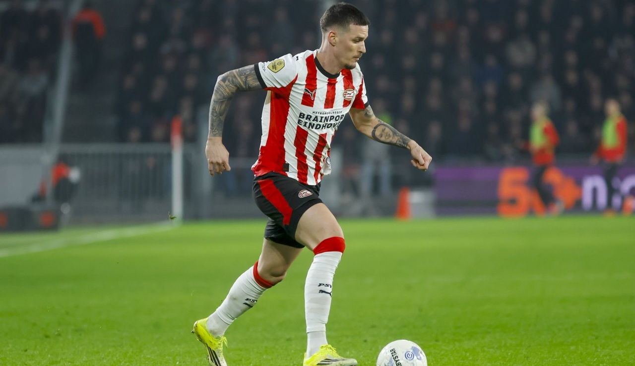 Transferul lui Dennis Man de la PSV ar putea aduce olandezilor minimum 15.000.000 de euro!