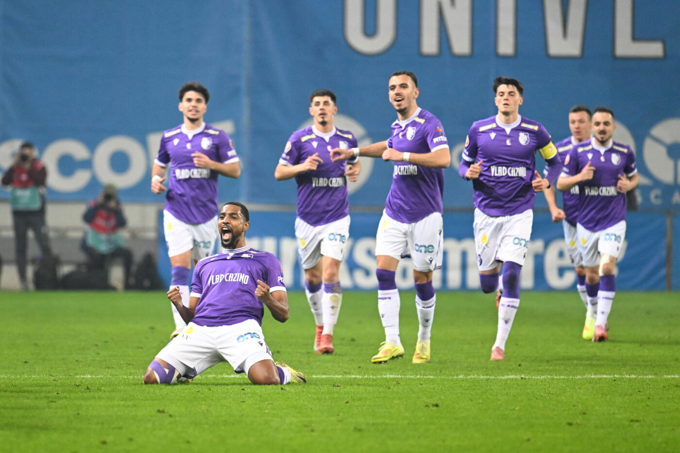 LIVE Universitatea Craiova – FC Argeș 0-1, în etapa 1 din play-off-ul Superligii. Oltenii revin printre pământeni: pot pierde locul 1 la finalul etapei!