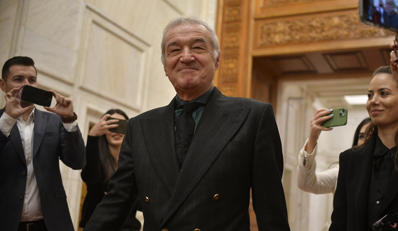 „Eu nu mă duc în viața mea să dau mâna cu Trump”. Gigi Becali critică dur politicienii români care merg în SUA pentru poze