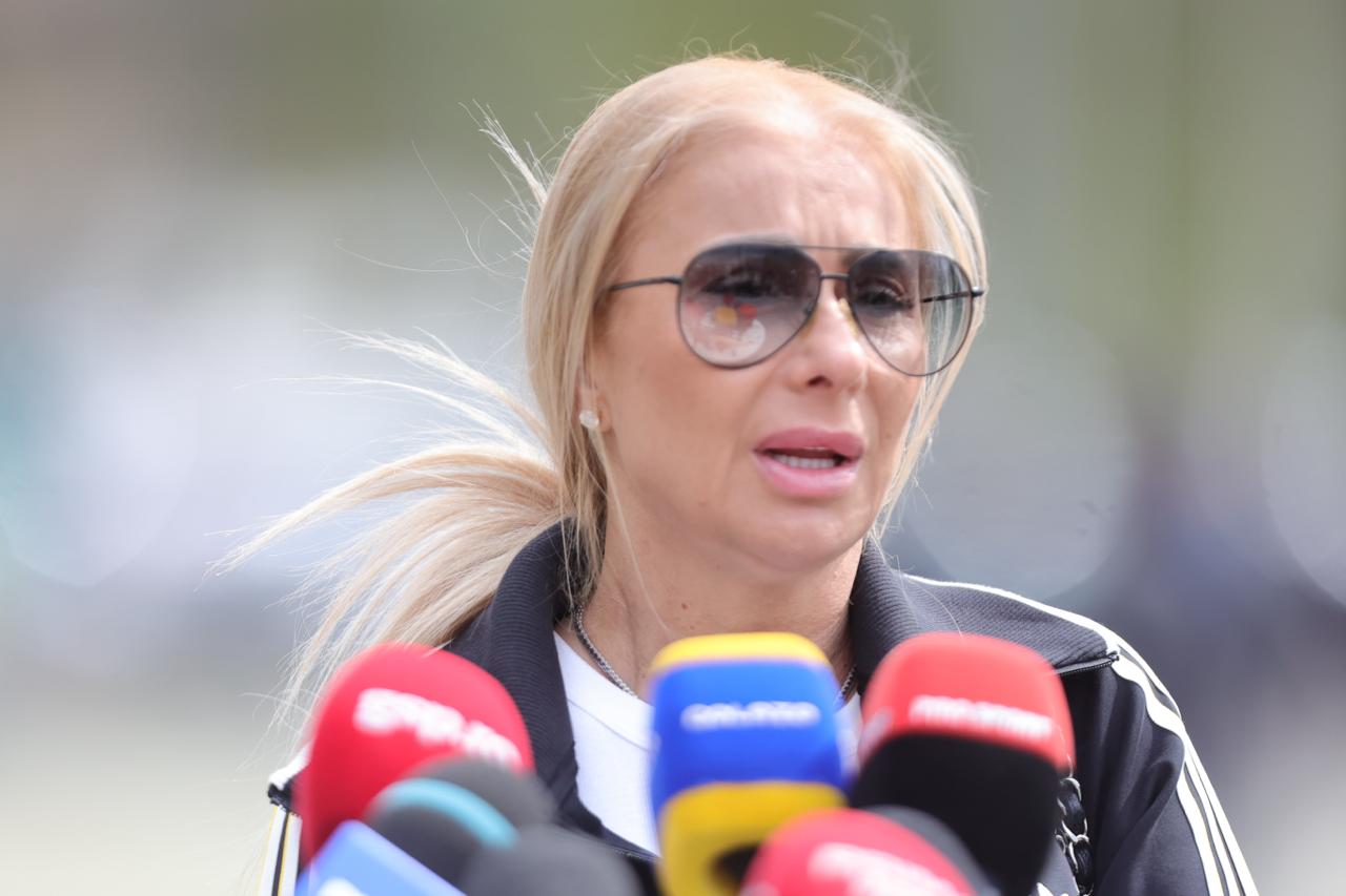 S-A STINS IL LUCE Anamaria Prodan a atras toate privirile cu apariția la catafalcul lui Mircea Lucescu: „Simt ce am simțit când a murit mama”