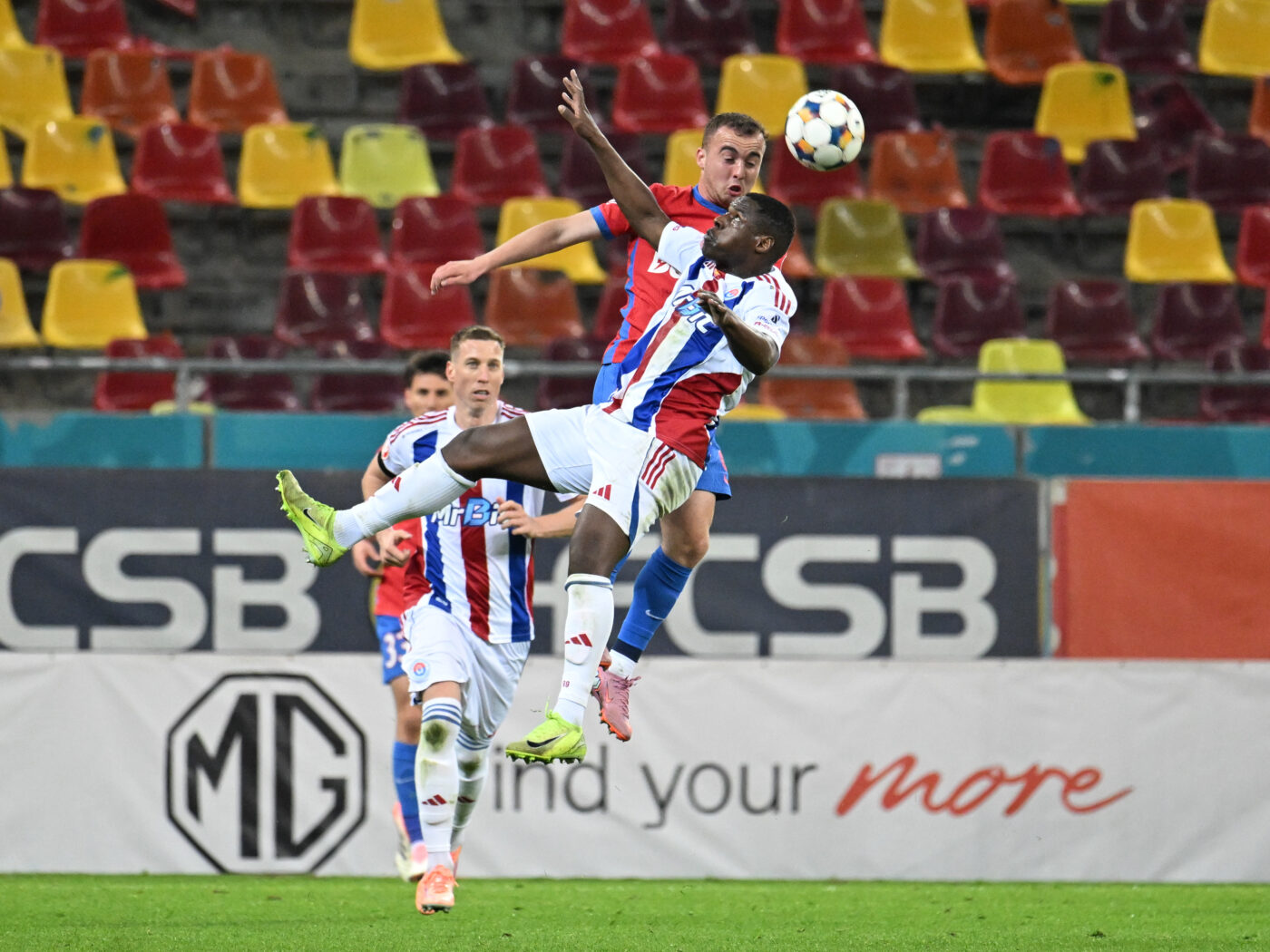 Anunță o nouă apocalipsă în Superliga: „Trei cluburi își vor anunța insolvența într-o lună”