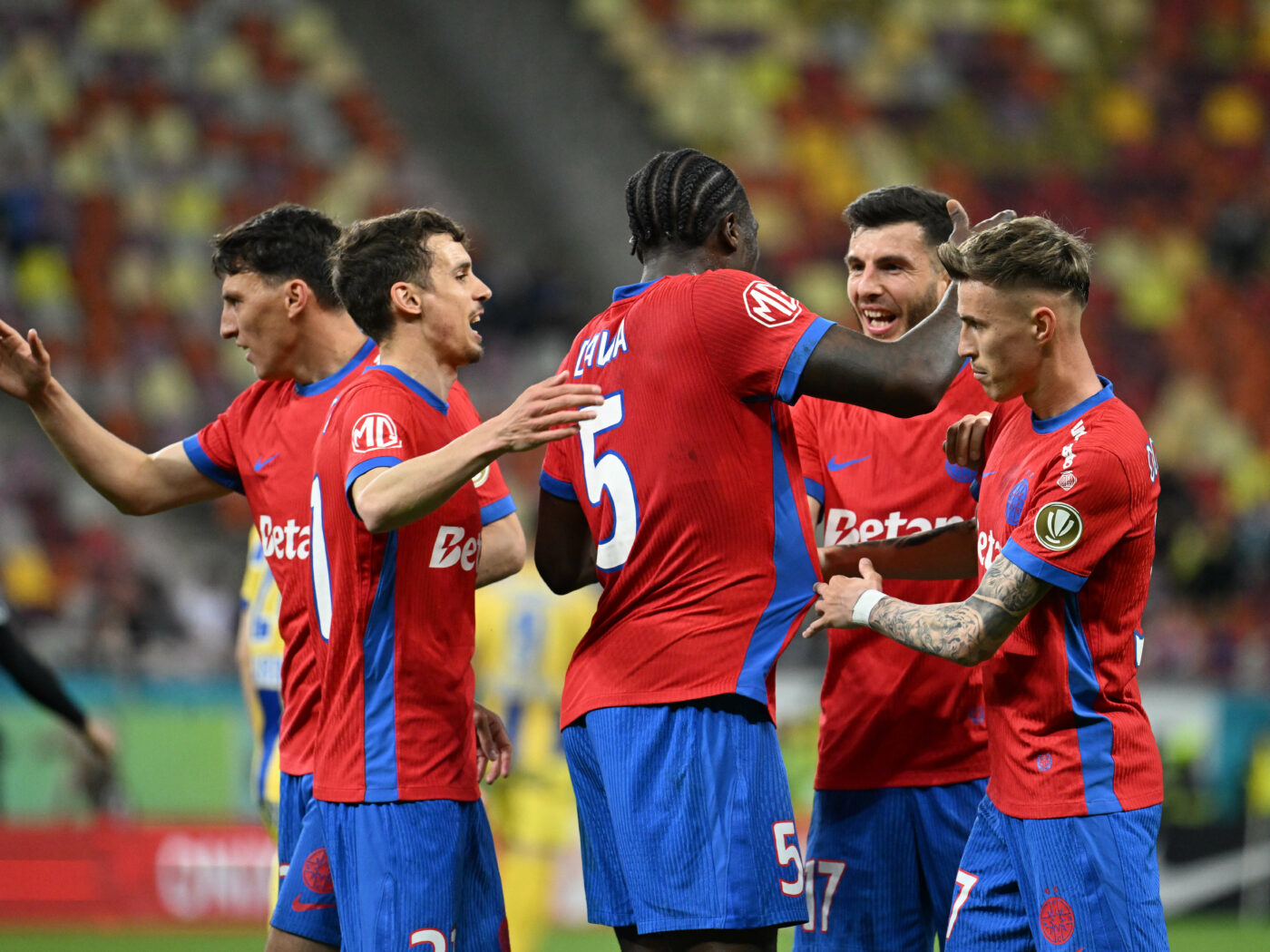 EXCLUSIV Au venit special pentru vedeta lui Gigi Becali de la FCSB: „E legendă!”. Celelalte două ținte importante din România