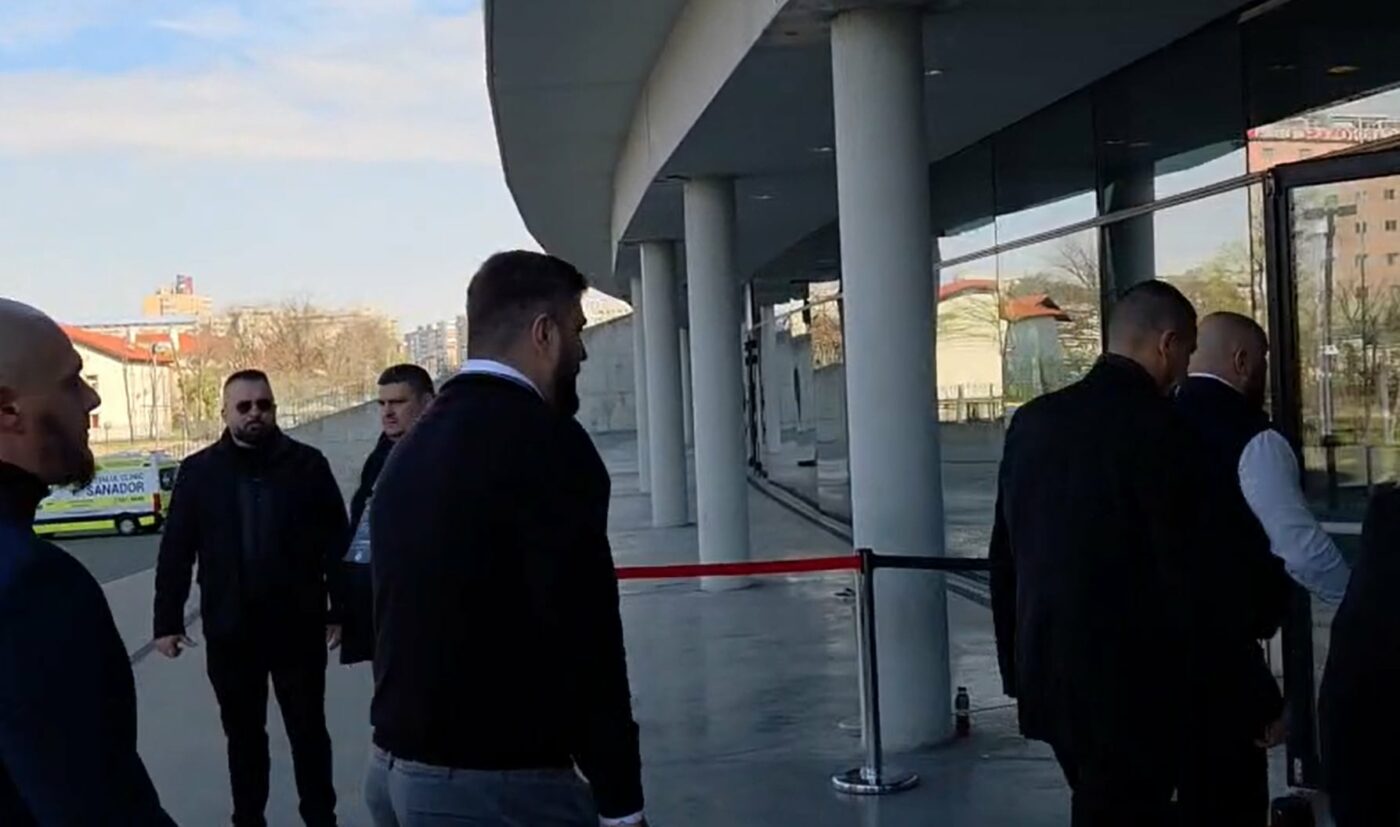 Securitate maximă! Bodyguarzii miliardarului Rinat Ahmetov s-au asigurat că își poate lua adio fără probleme de la Mircea Lucescu
