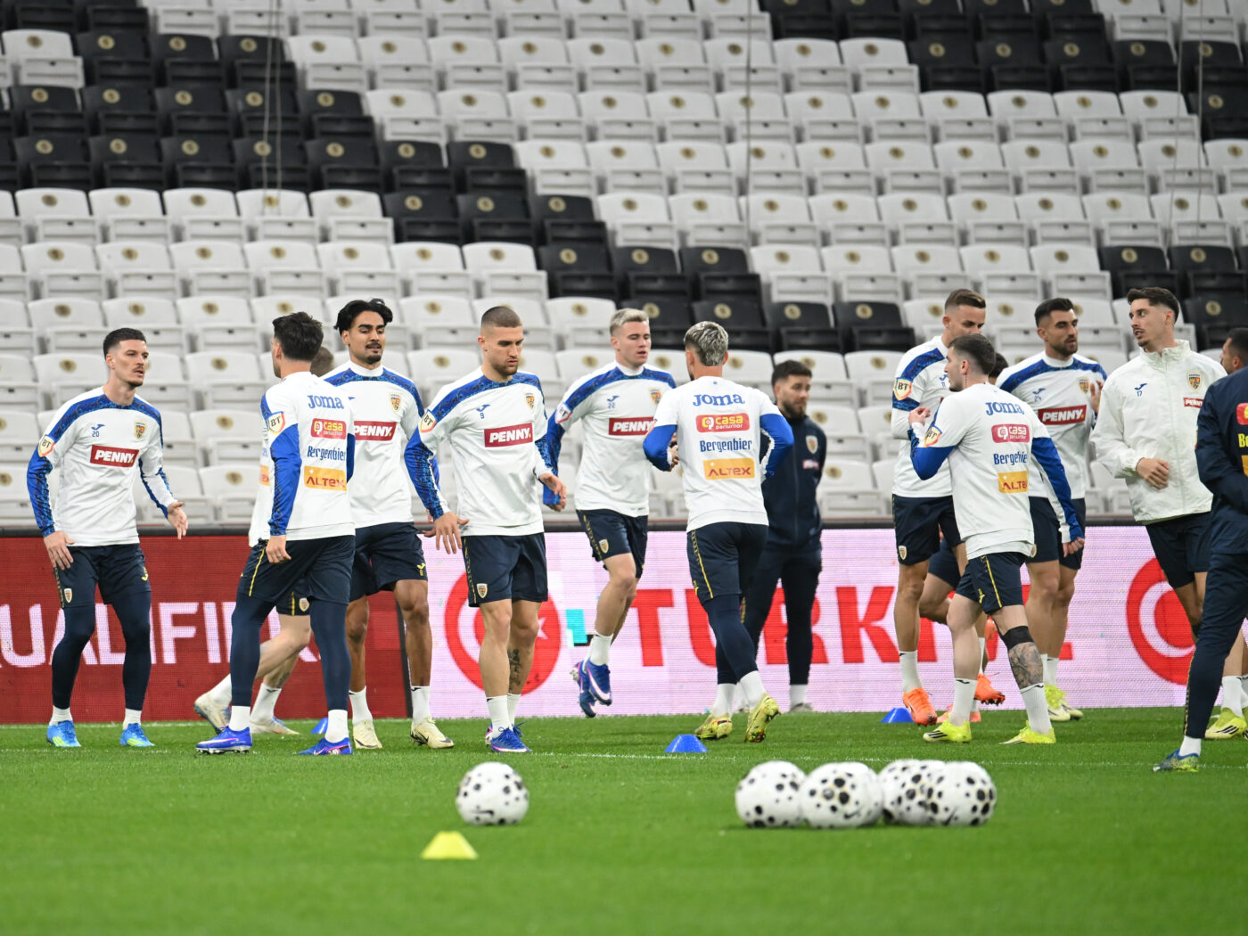 MERCATO Suedezii au făcut ofertă pentru fotbalistul chemat la naționala României!