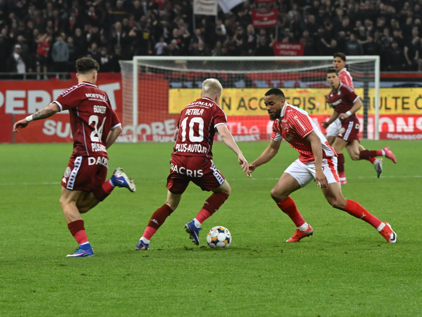 Claudiu Petrila a izbucnit în lacrimi după ce s-a „rupt” în Dinamo – Rapid! A plâns în hohote după accidentare