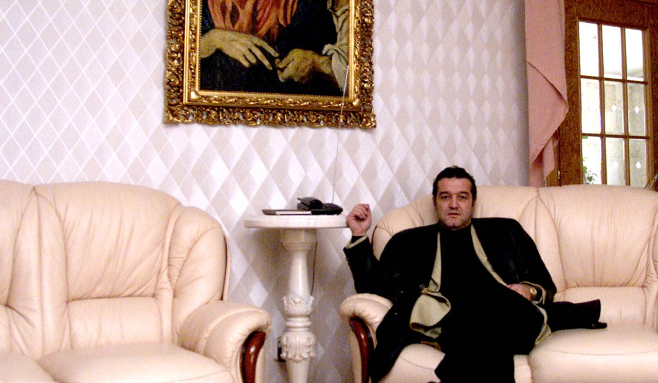 Cum a fost copilăria lui Gigi Becali: „A prins baia în curte şi n-avea telefon în casă”