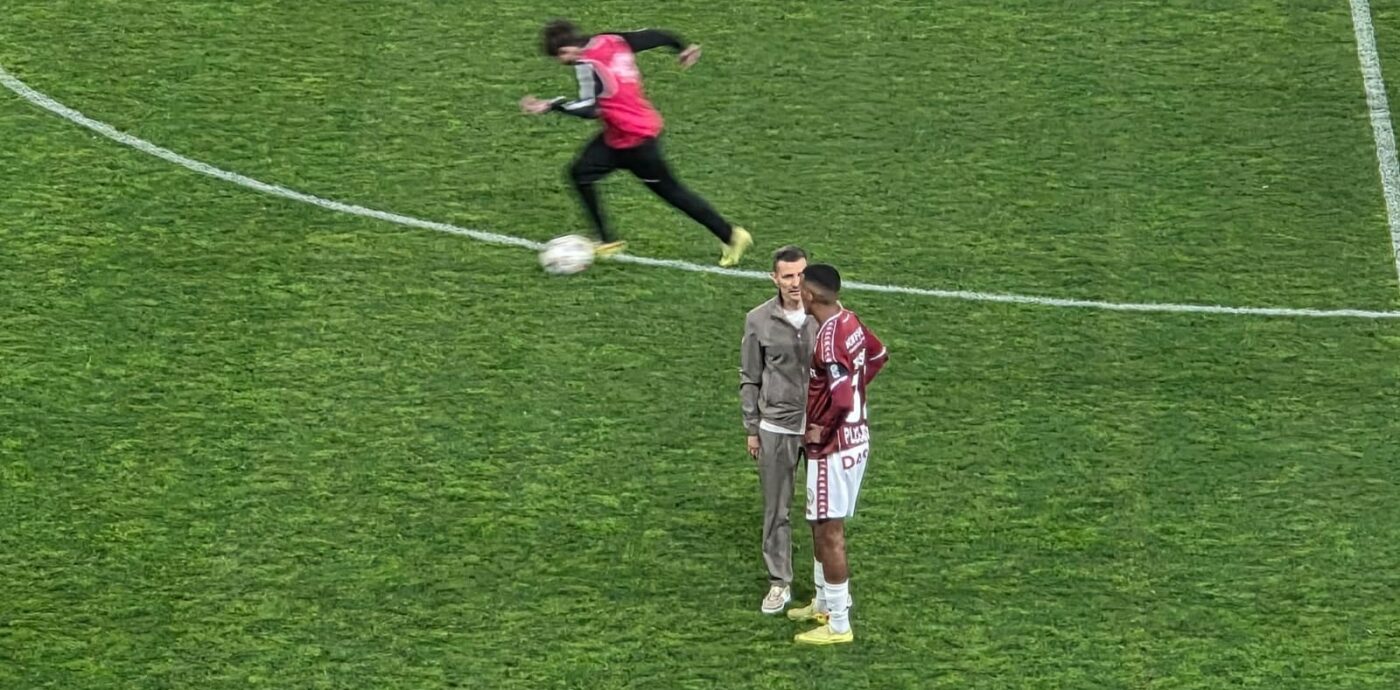 Costel Gâlcă a făcut prăpăd cu fotbaliştii săi! I-a certat vehement pe teren pe Talisson şi pe Paraschiv după Rapid – FC Argeş