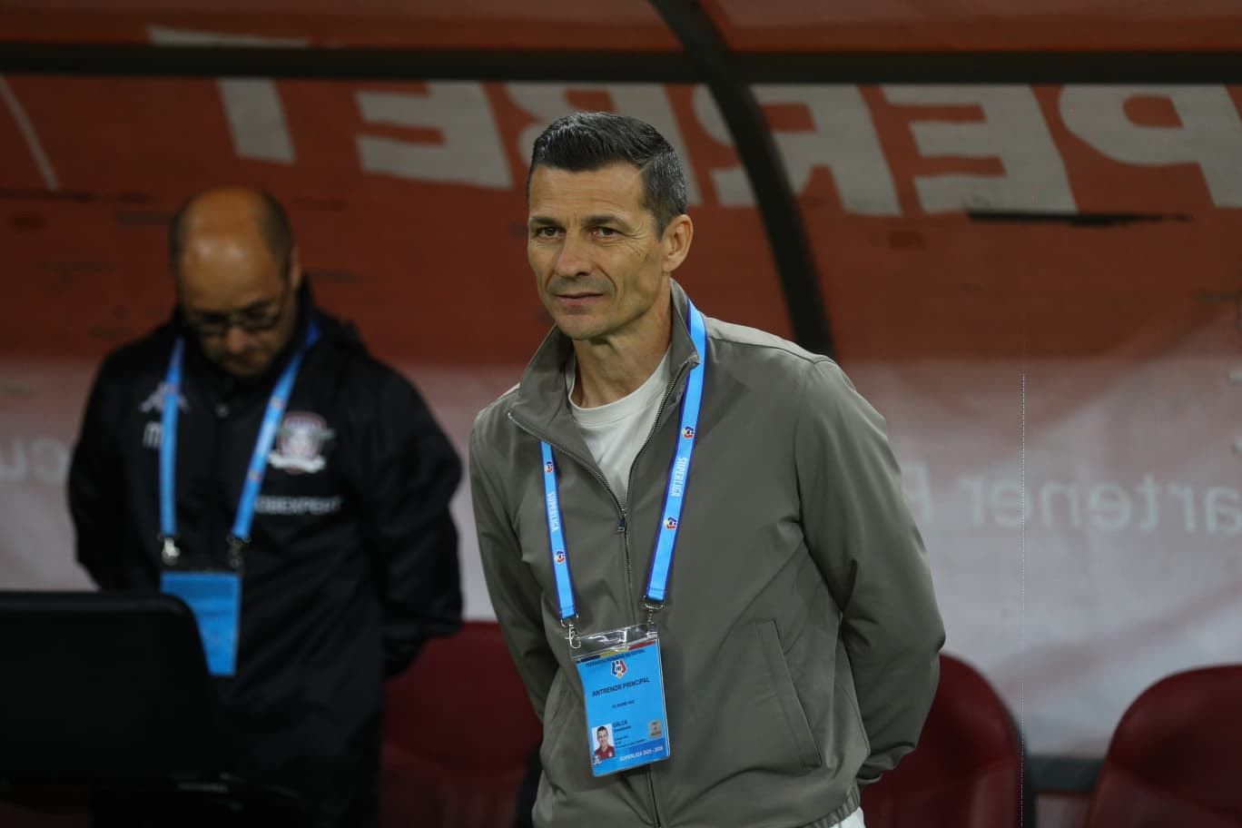 Patronul din Superliga a plătit 800.000 de euro și l-a dat afară pe Costel Gâlcă: „A fost grea negocierea cu el”