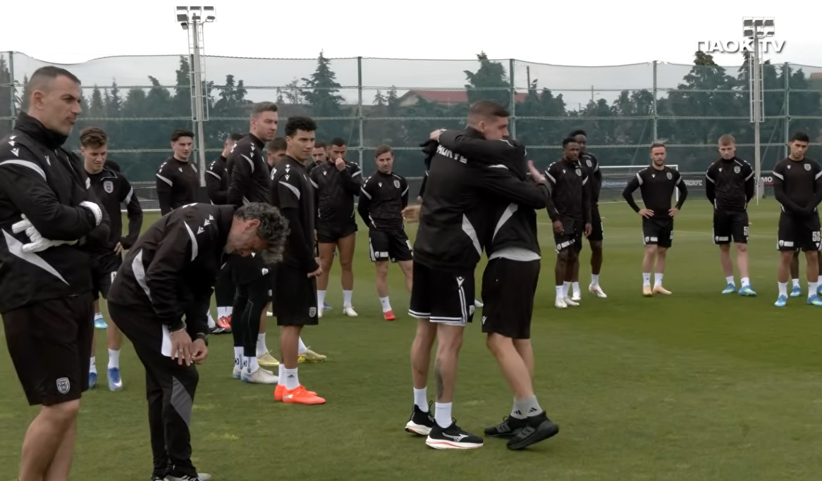 Cum l-au primit fotbaliștii pe Răzvan Lucescu după ce nu le-a dat voie să vină la înmormântarea lui Mircea Lucescu