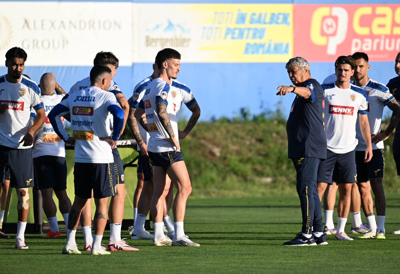 S-A STINS IL LUCE Cum a reacționat Dennis Man la vestea morții lui Mircea Lucescu