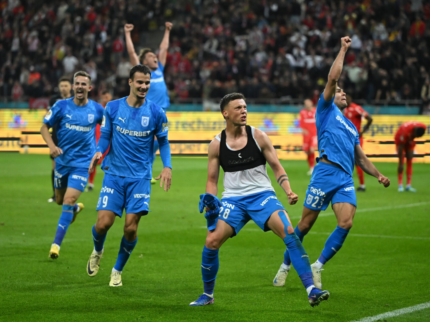 Dinamo – Universitatea Craiova 1-1 (1-4 d.l.d.d), în semifinalele Cupei României. Oltenii se califică în marea finală după un meci infernal care a avut nevoie de lovituri de departajare
