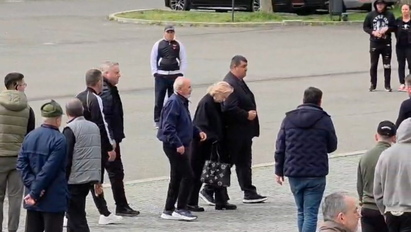 S-A STINS IL LUCE Peluza Nord FCSB, ultim omagiu pentru Mircea Lucescu. „Roș-albaștrii” au ajuns la Arena Națională la două minute după dinamoviști
