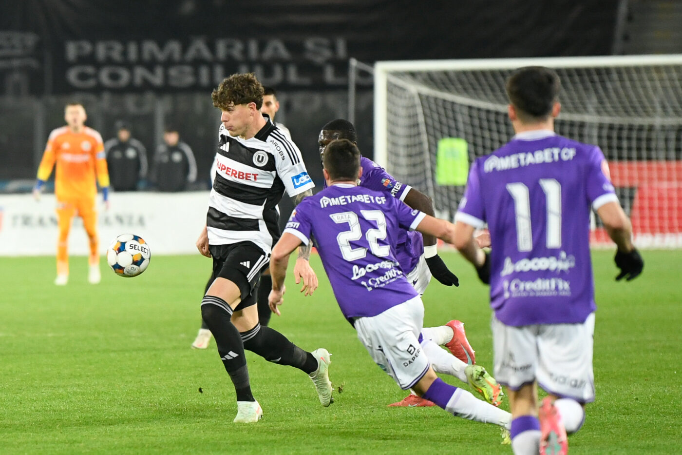 FC Argeș – U Cluj Live Text Online în semifinalele Cupei României, ora 19:30. Echipele probabile. „Șepcile roșii” i-au bătut pe piteșteni de două ori în 2026