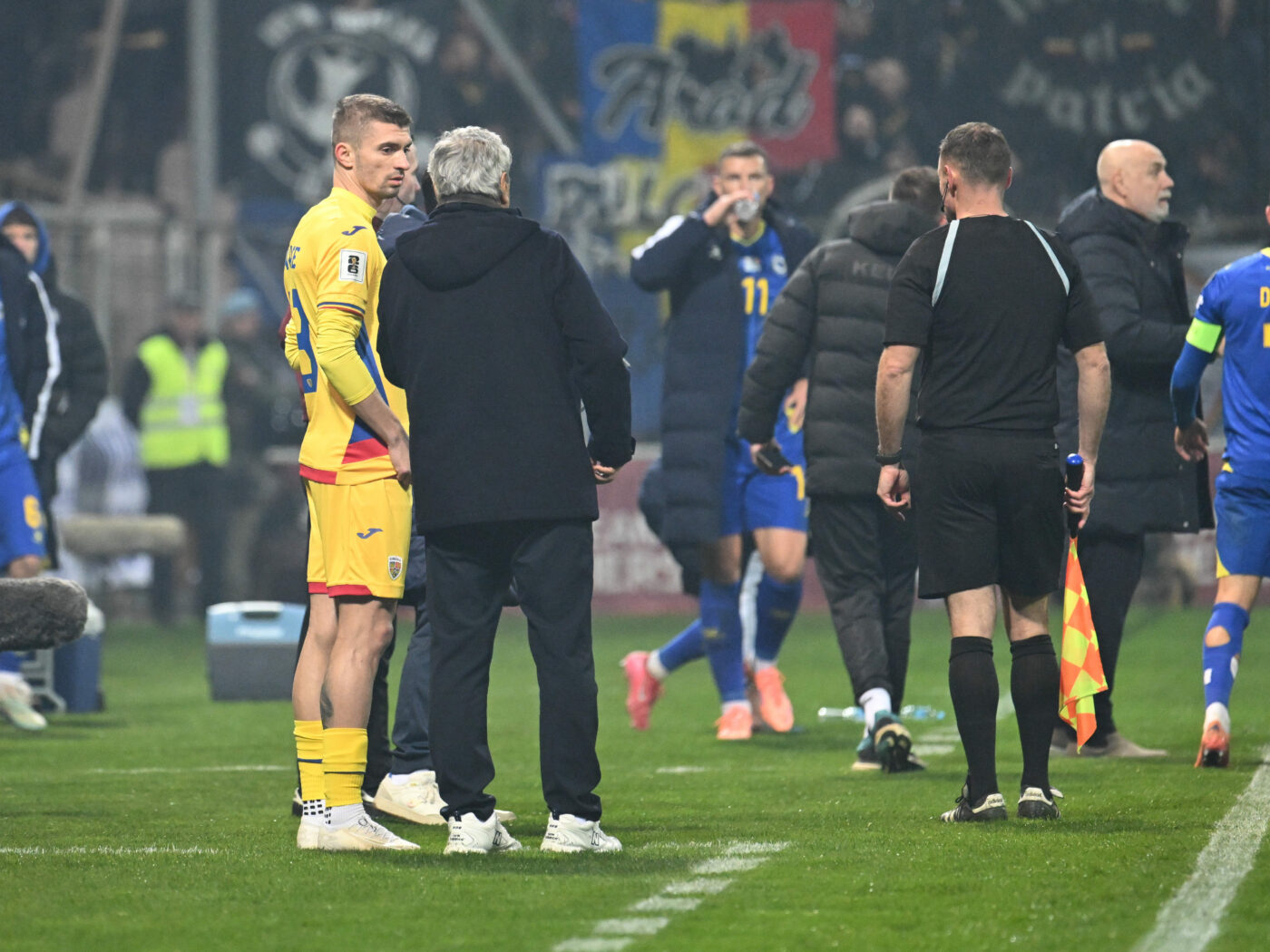 S-A STINS IL LUCE FCSB rămâne FCSB. Florin Tănase, singurul fotbalist care a fost asaltat pentru autografe la priveghiul lui Mircea Lucescu