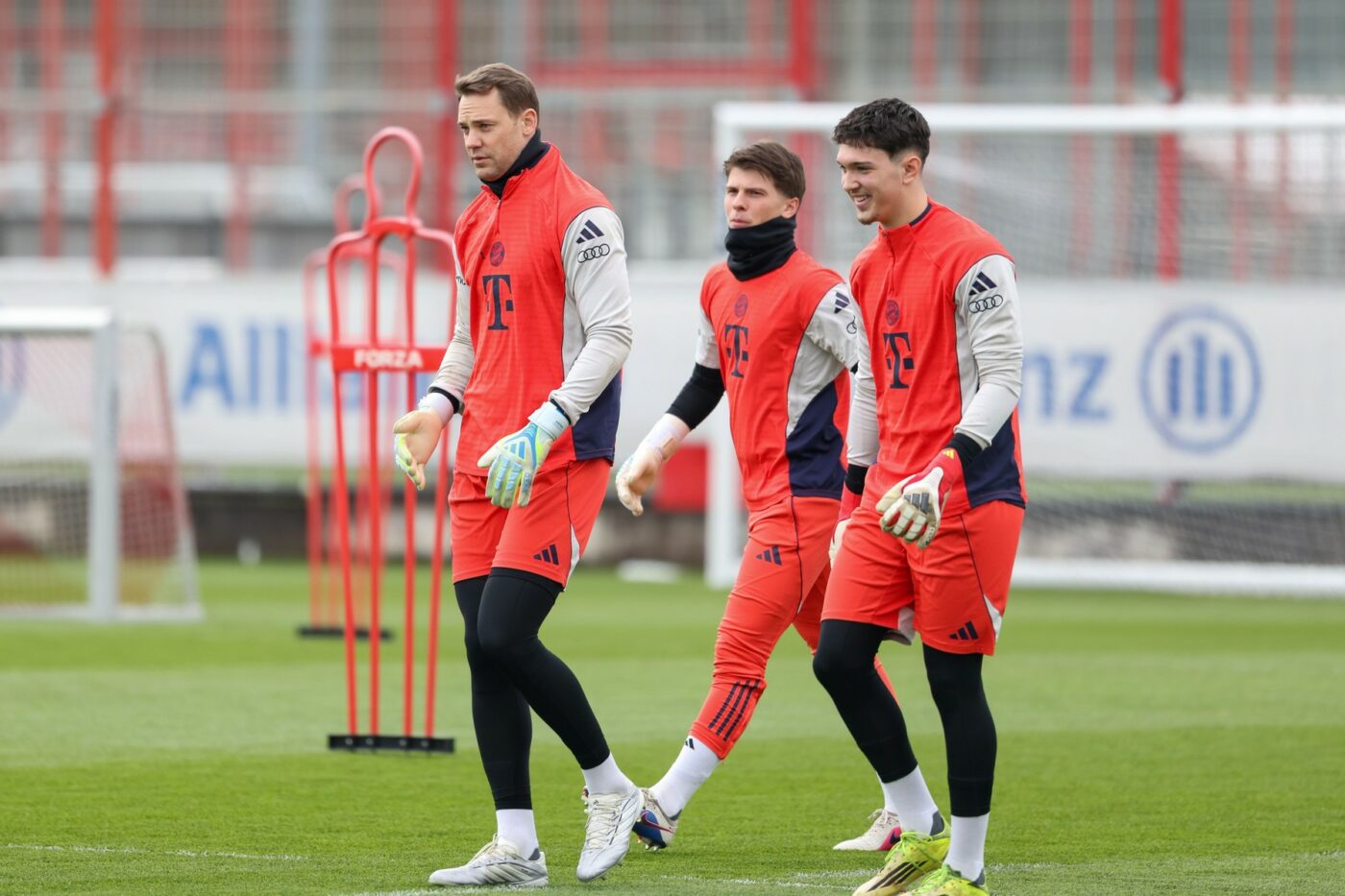 Fotbalistul român de 15 ani a fost promovat de Bayern Munchen la prima echipă. Cum a fost primit de veteranii gigantului german
