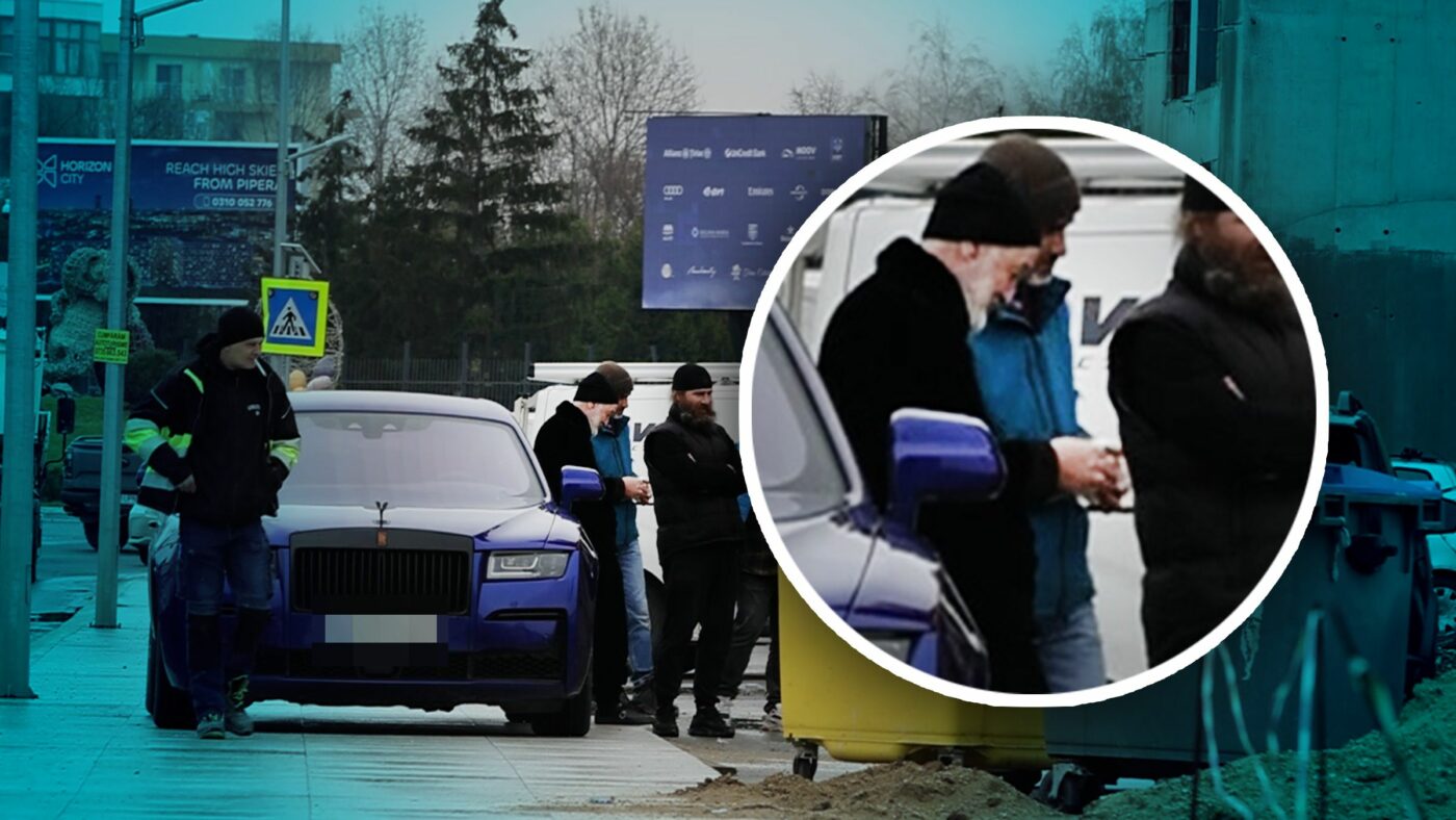 FOTO PAPARAZZI Gigi Becali i-a pus un teanc de bani în mână lui Alexandru Tudor, care e îmbrăcat ca un călugăr! Avem imaginile cu gestul surprinzător
