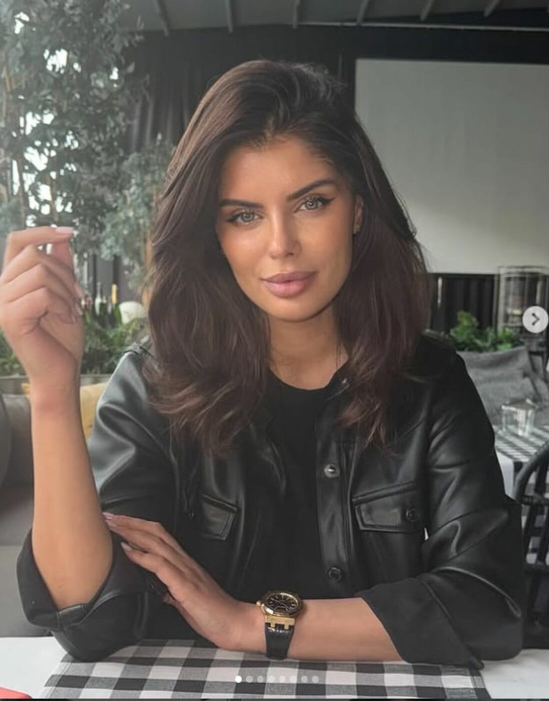 EXTRA Ileana Lazariuc este absolut sclipitoare la 44 de ani. Fosta soție a lui Ion Ion Țiriac duce o viață discretă și plină de stil