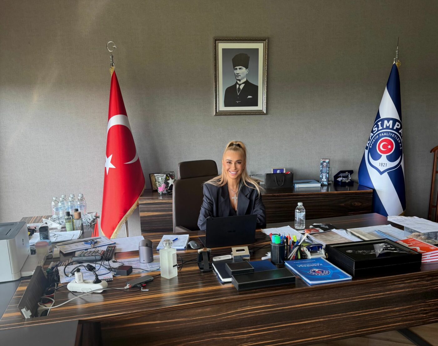 În ziua în care Mirel Rădoi a fost anunțat de Gaziantep, Anamaria Prodan a ajuns la Kasimpașa: „Discuții constructive”