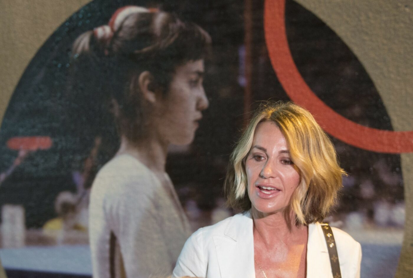 Jurnaliștii de la Gazzetta dello Sport i-au dedicat Nadiei Comăneci două pagini în suplimentul SportWeek: „Fata care a inventat perfecțiunea”