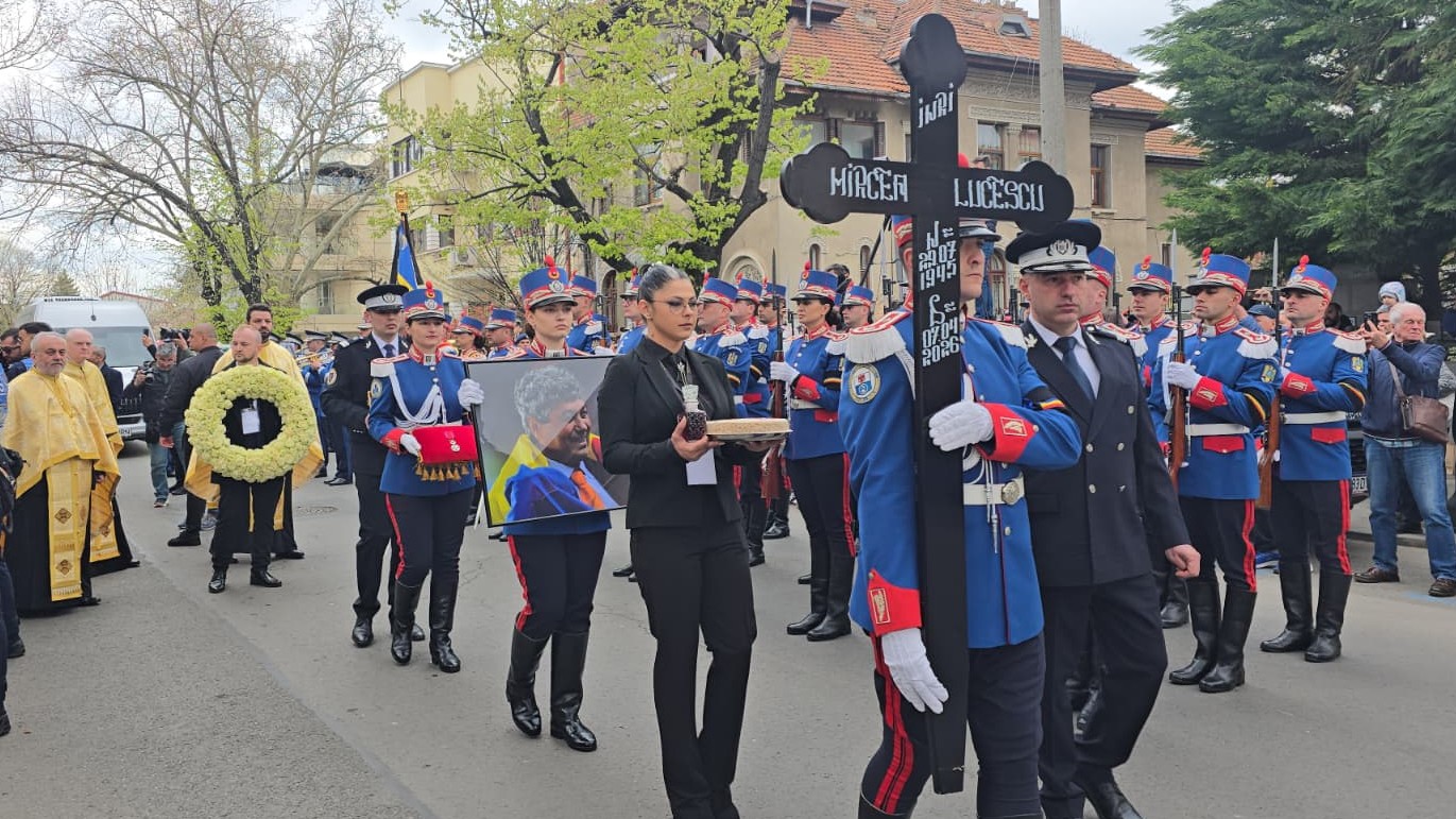 S-A STINS IL LUCE Marele absent de la funeraliile lui Mircea Lucescu. Multă lume s-a întrebat de ce nu a venit