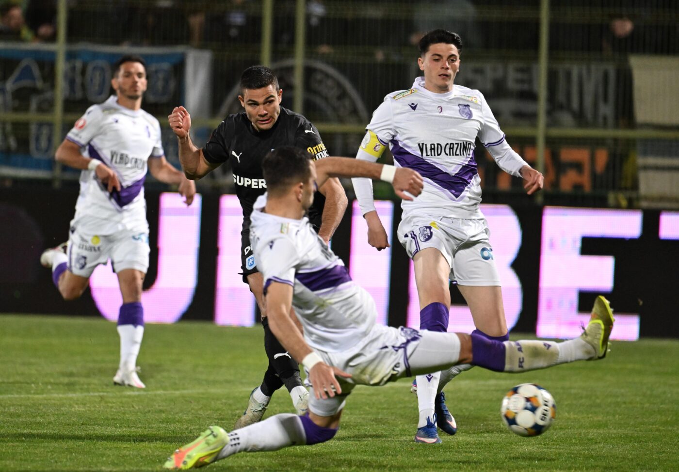 DECLARAȚII Mario Tudose, furios din cauza colegilor săi după FC Argeș – Craiova 0-1: „N-am avut personalitate. Ne dăm gol singuri, am fost moi”