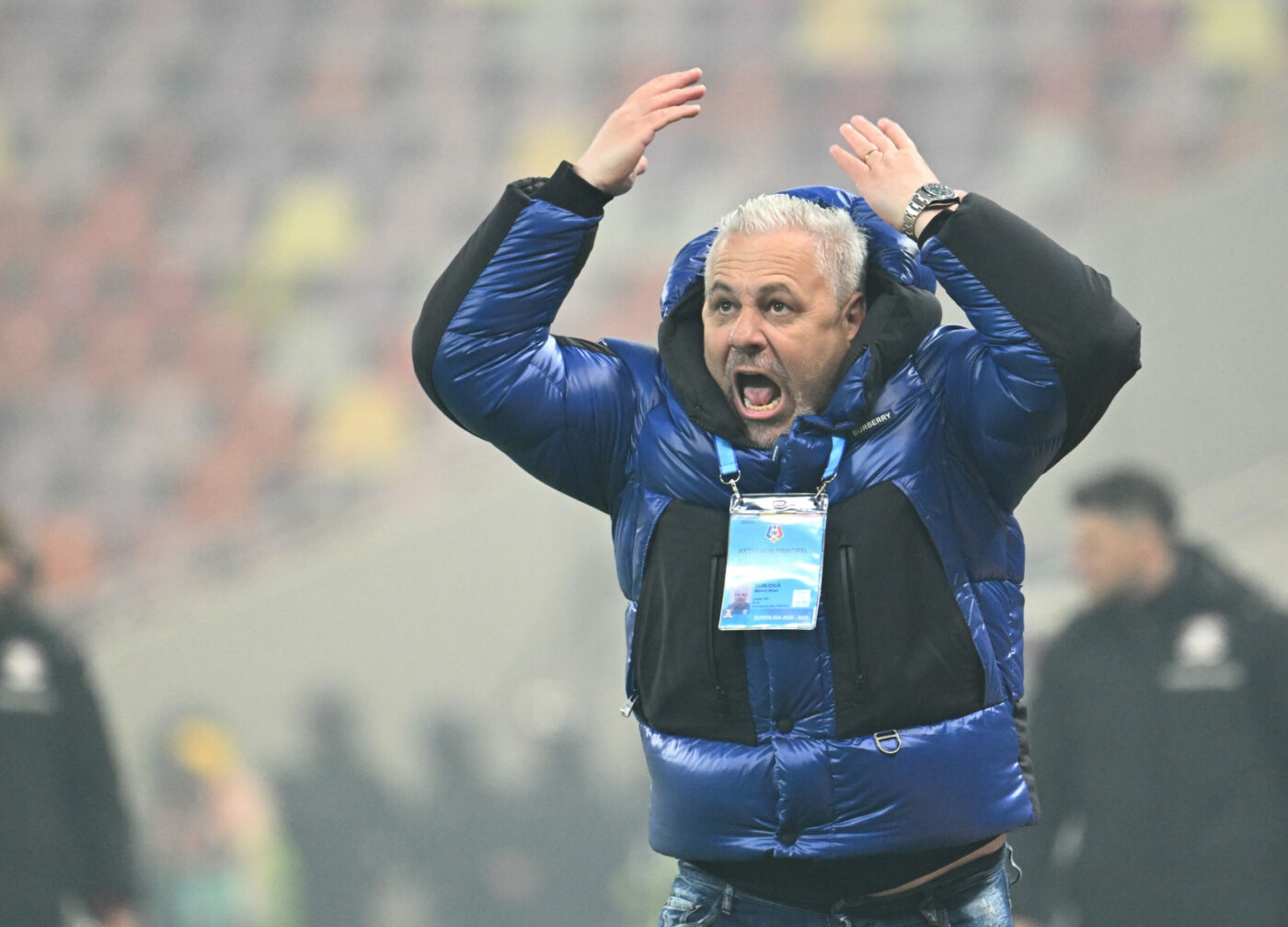 Marius Șumudică nu s-a putut abține după ce a văzut faza în care Musi a cerut penalty: „Nu știu cum de nu l-a chemat la VAR!”