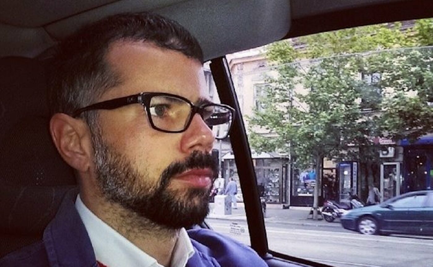 A ajuns de nerecunoscut! Emilia i-a luat 3.000.000 de euro la divorț, dar afacerea cu vile de lux îi merge din plin