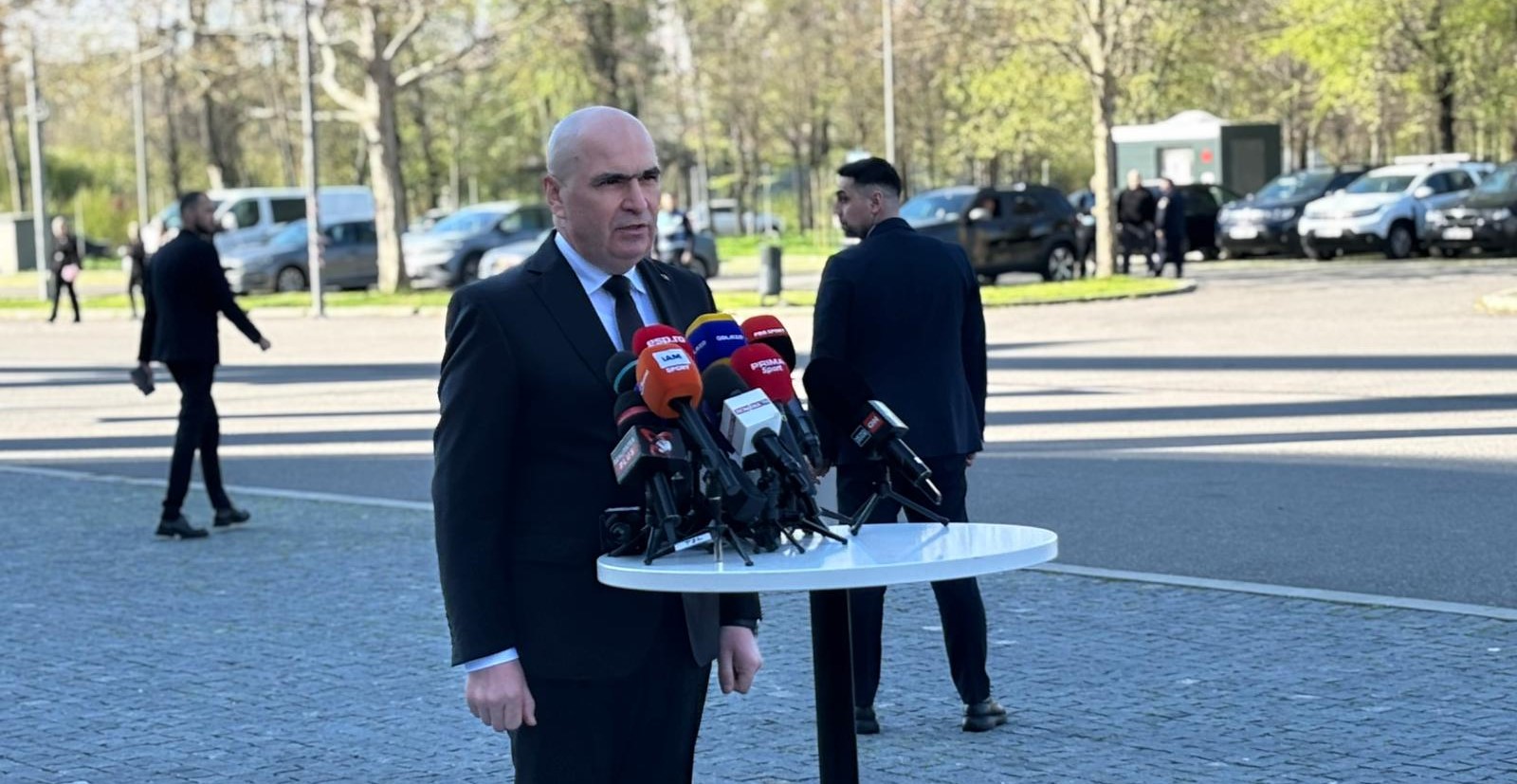 Poza pentru articolul S-A STINS IL LUCE Mesajul lui Ilie Bolojan pentru Mircea Lucescu, la Arena Națională