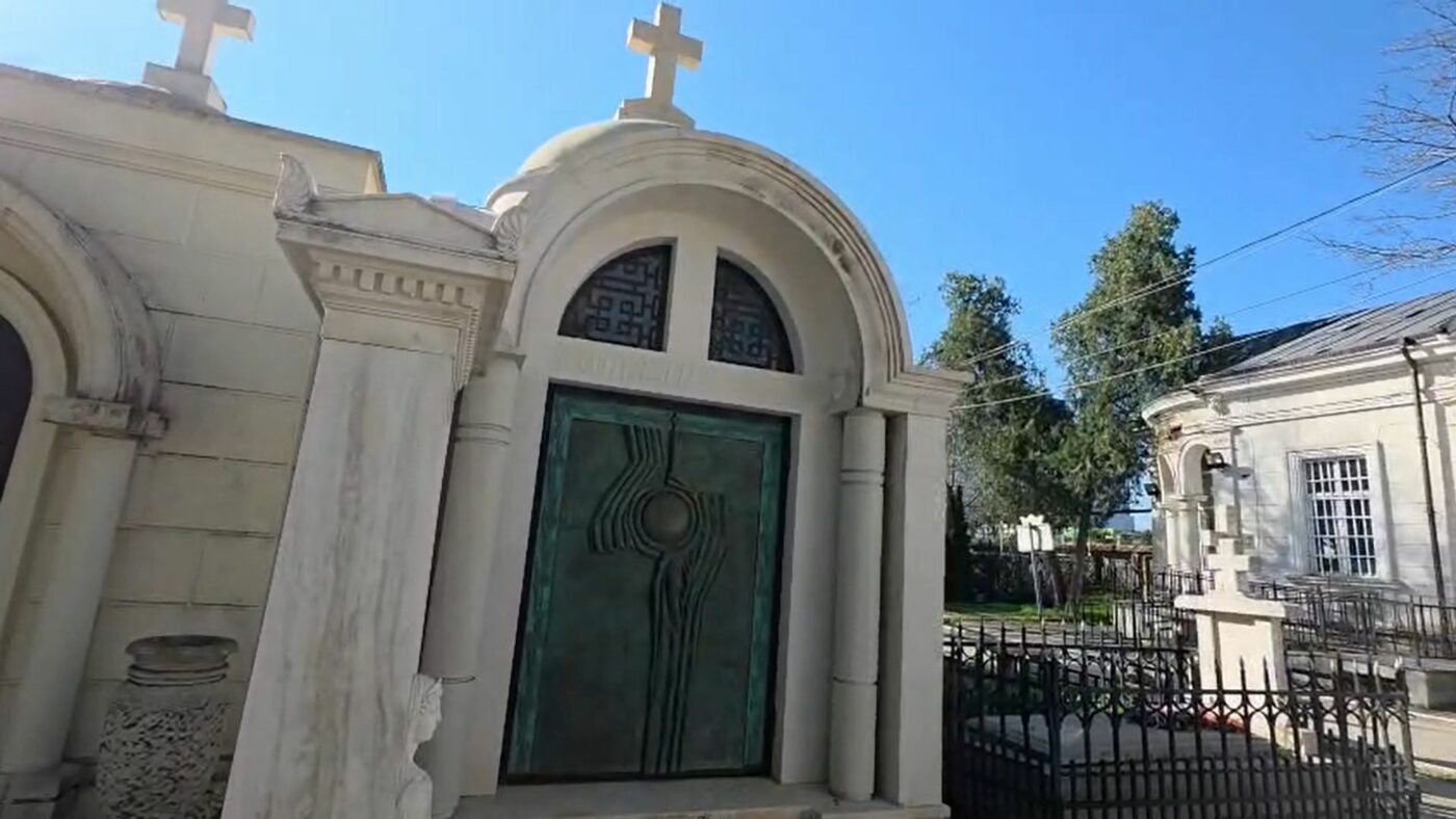S-A STINS IL LUCE Ce a decis Mircea Lucescu să scrie pe cavoul unde va fi înmormântat în cimitirul Bellu: „Ranguri, glorie, bogăție…”