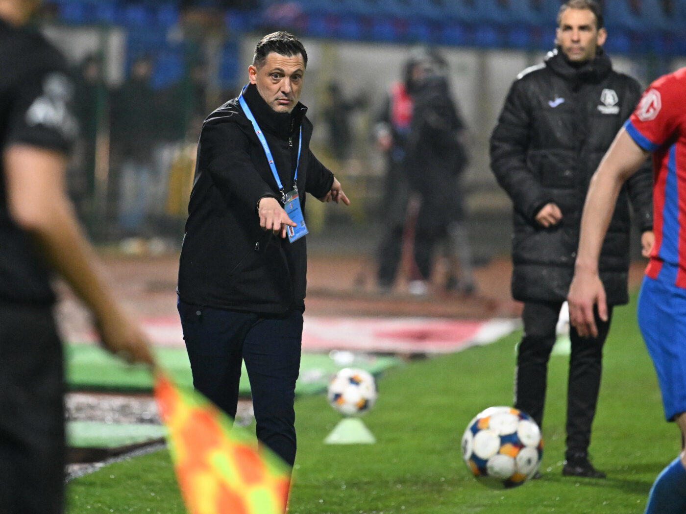 Revoluția lui Mirel Rădoi poate începe la FCSB: „Șase jucători sunt la final”
