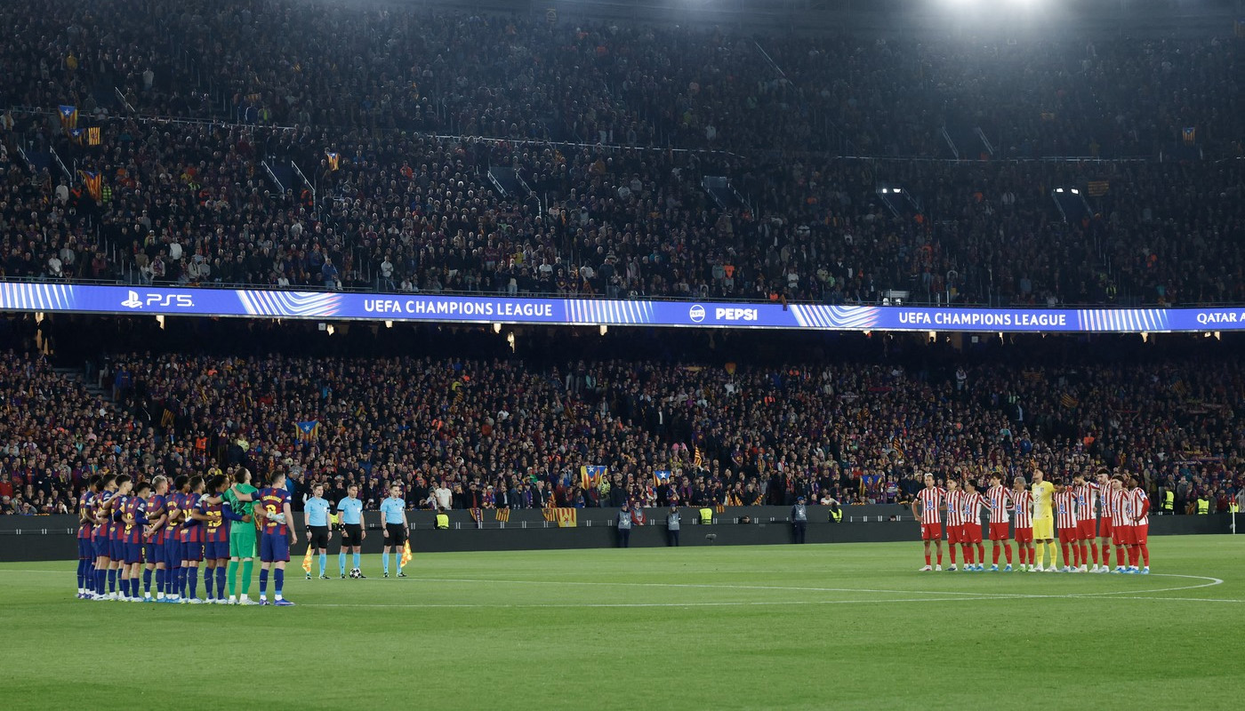S-A STINS IL LUCE Emoționant de-a dreptul! Cum s-a ținut momentul de reculegere pentru Mircea Lucescu pe Camp Nou la Barcelona – Atletico Madrid