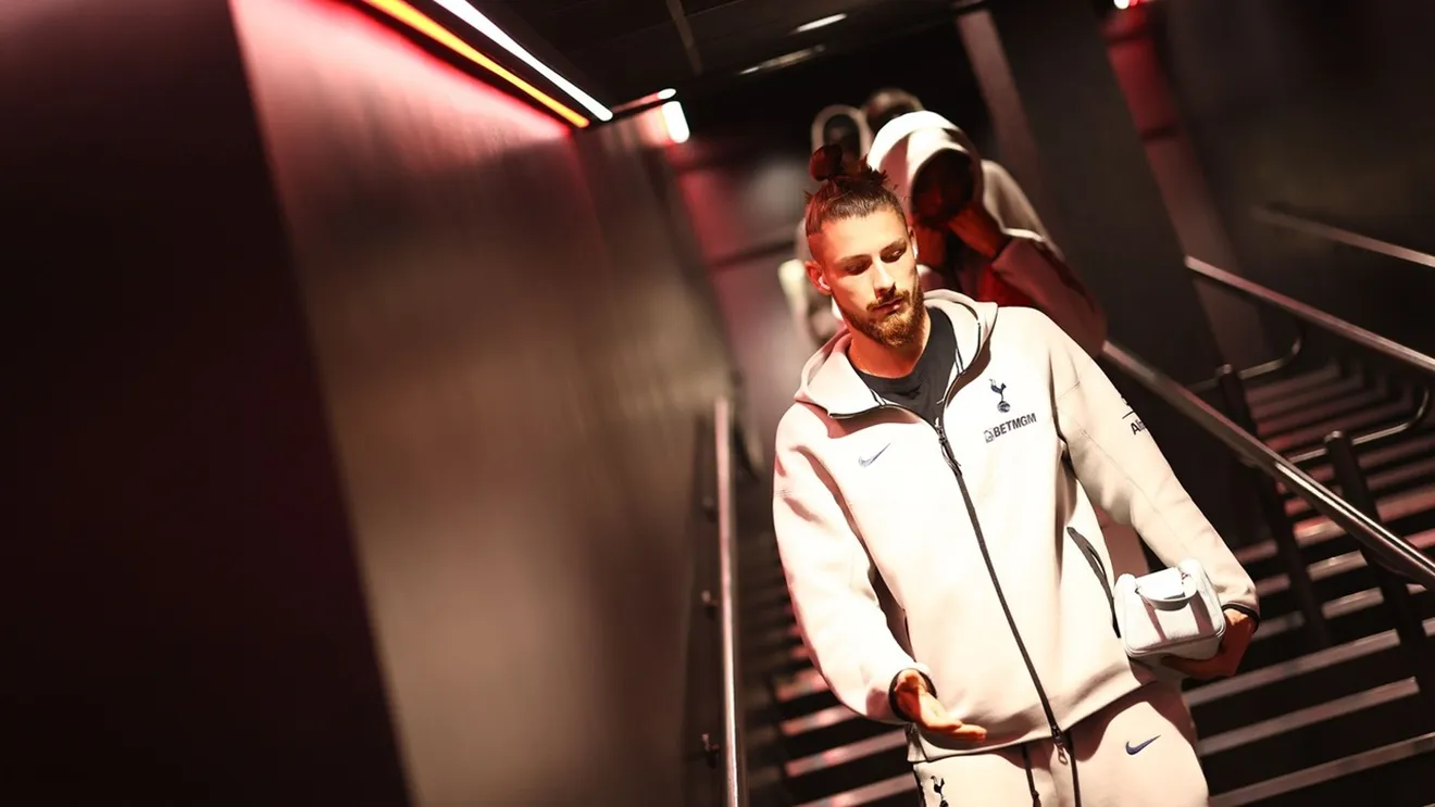 Radu Drăguşin e ca şi vândut! Tottenham a ofertat deja un înlocuitor de top din Premier League