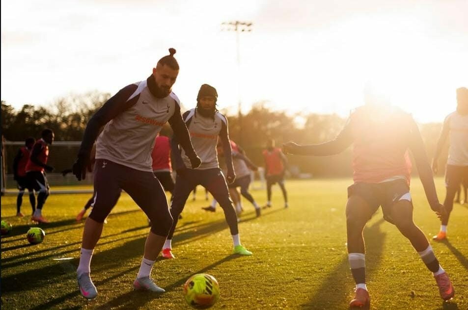 Radu Drăgușin forțează plecarea de la Tottenham. Britanicii au aflat ce i-a cerut impresarului