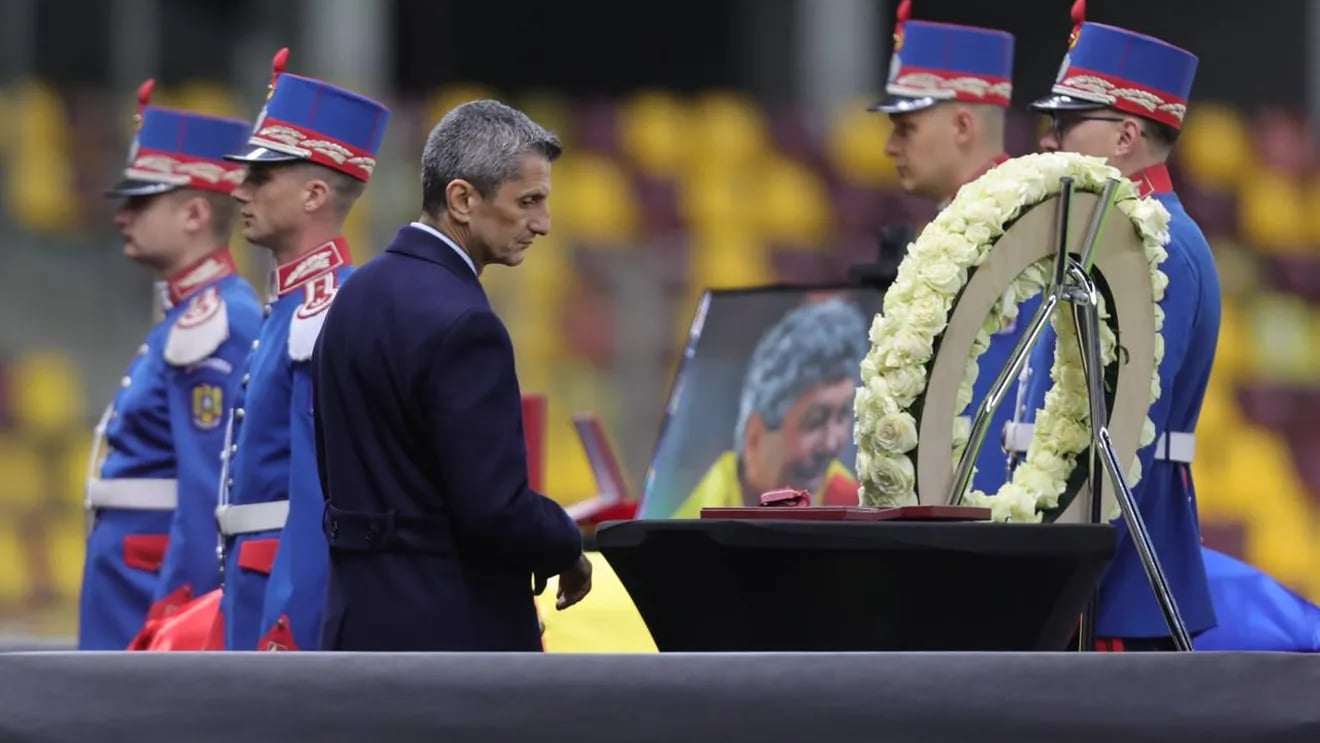 S-A STINS IL LUCE Grecia plânge când a văzut ce a făcut Răzvan Lucescu la sicriul lui Mircea Lucescu: „Imaginile sunt șocante”