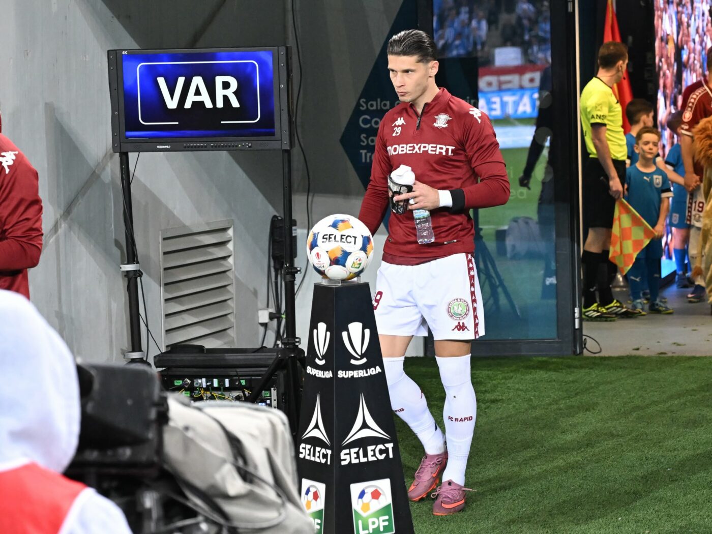 S-a aflat ce club îl poate transfera pe Alex Dobre după conflictul cu Costel Gâlcă