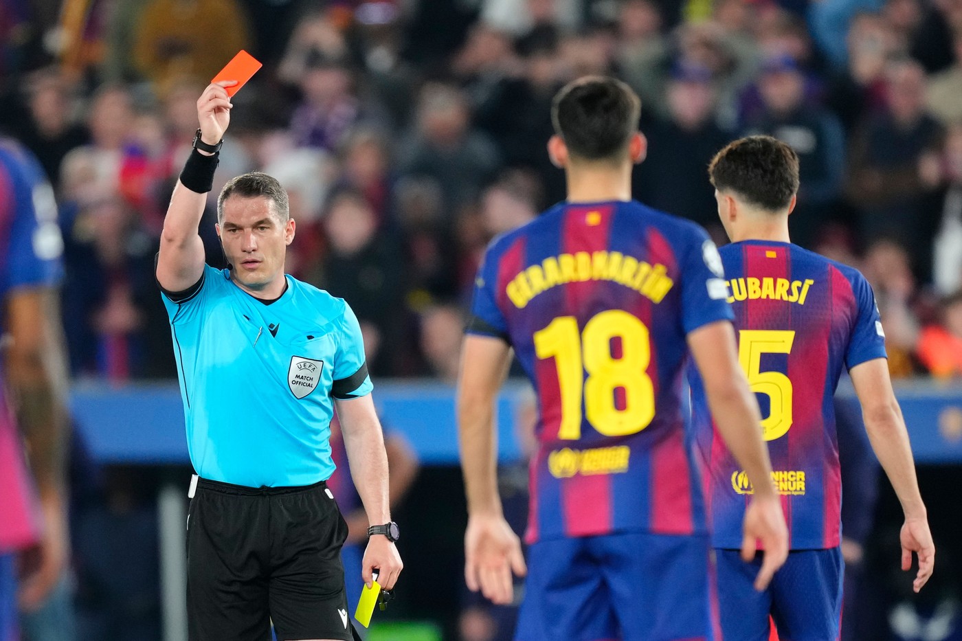 SCANDAL imens cu Istvan Kovacs în Barcelona – Atletico! N-a dat roșu și a fost chemat la VAR, apoi a schimbat decizia!