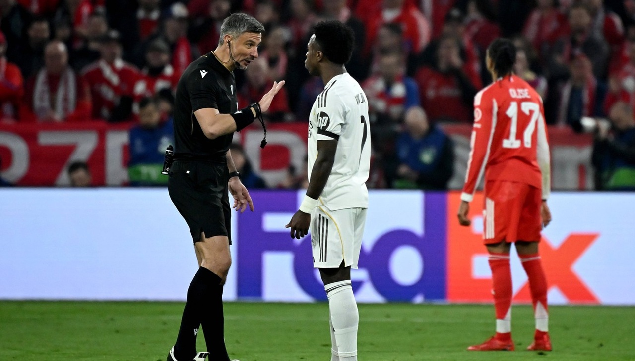 Scandal monstru cu arbitrajul în Bayern Munchen – Real Madrid! Bavarezii au protestat la golurile 2 şi 3 ale spaniolilor, dar Vincic şi VAR n-au intervenit