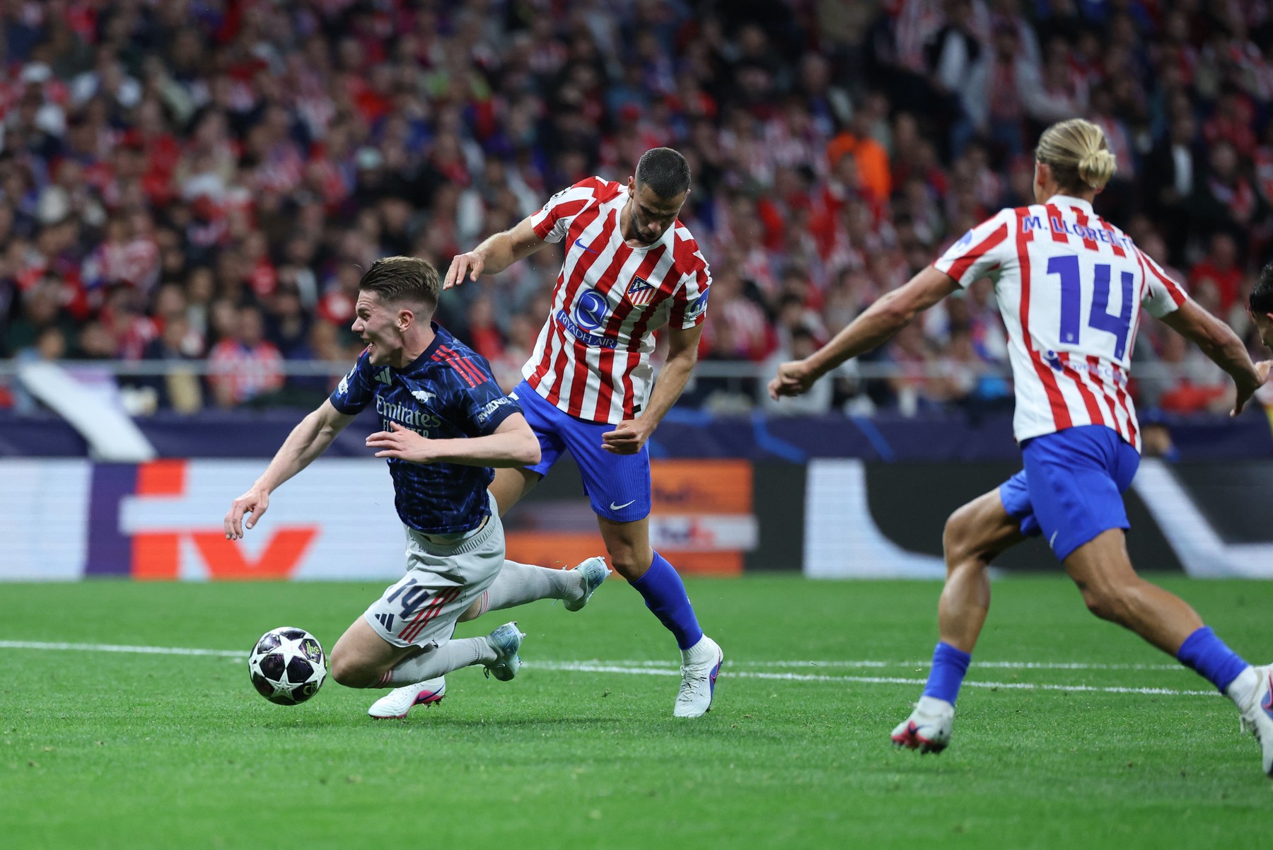 Scandal monstru! Arsenal a primit gratuit un penalty cu Atletico Madrid, iar Diego Simeone a explodat de furie