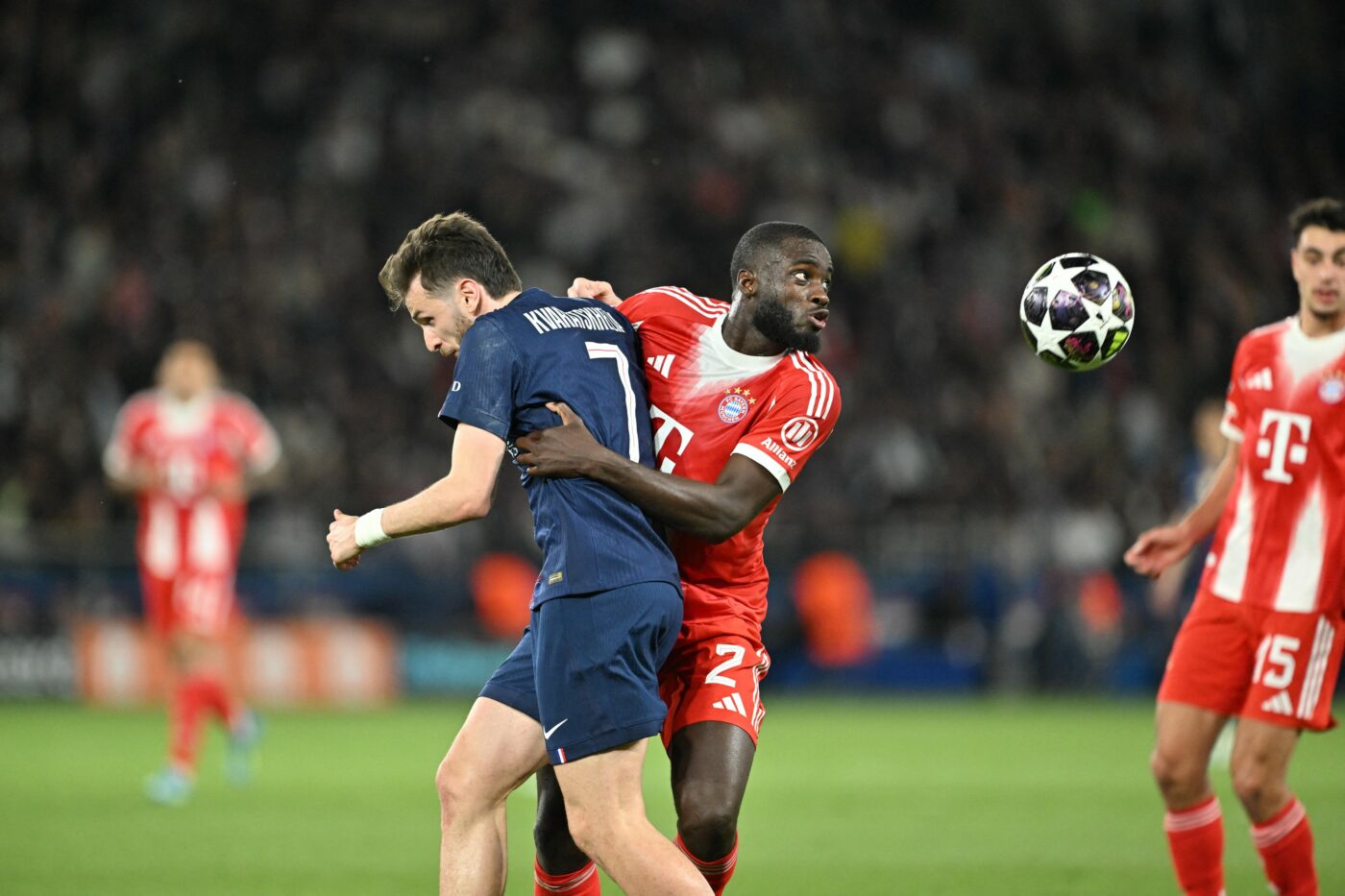 Scene dramatice în PSG – Bayern: VAR a intervenit peste asistentă și a validat golul care a aruncat în aer calificarea în finală!