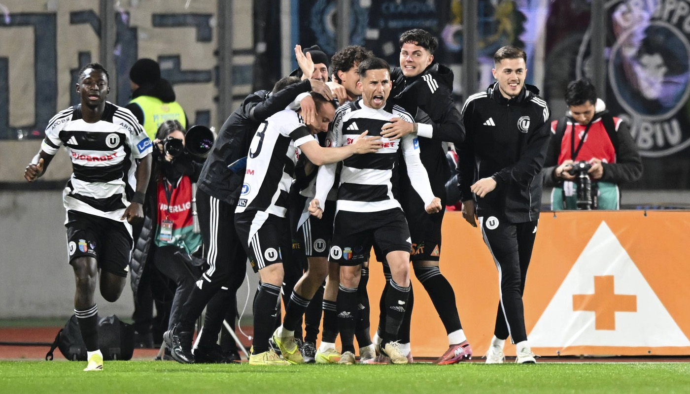 SPECIAL Studenții de la Universitatea Cluj au furat catalogul. Șase dintre ei au fost prinși în echipa etapei
