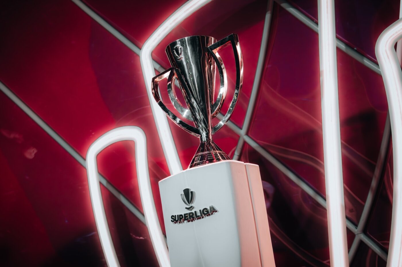 Jucătorii Universităţii Craiova au văzut deja trofeul de campioni ai Superligii. Cum au reacționat