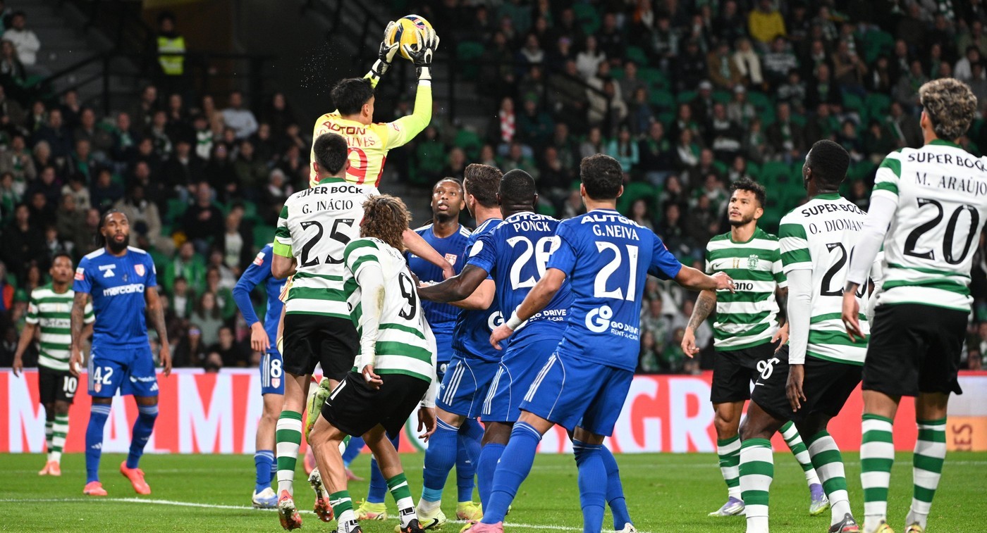 BREAKING NEWS Universitatea Craiova, lovitură pe piața transferurilor! Un internațional portughez a semnat cu echipa lui Mihai Rotaru