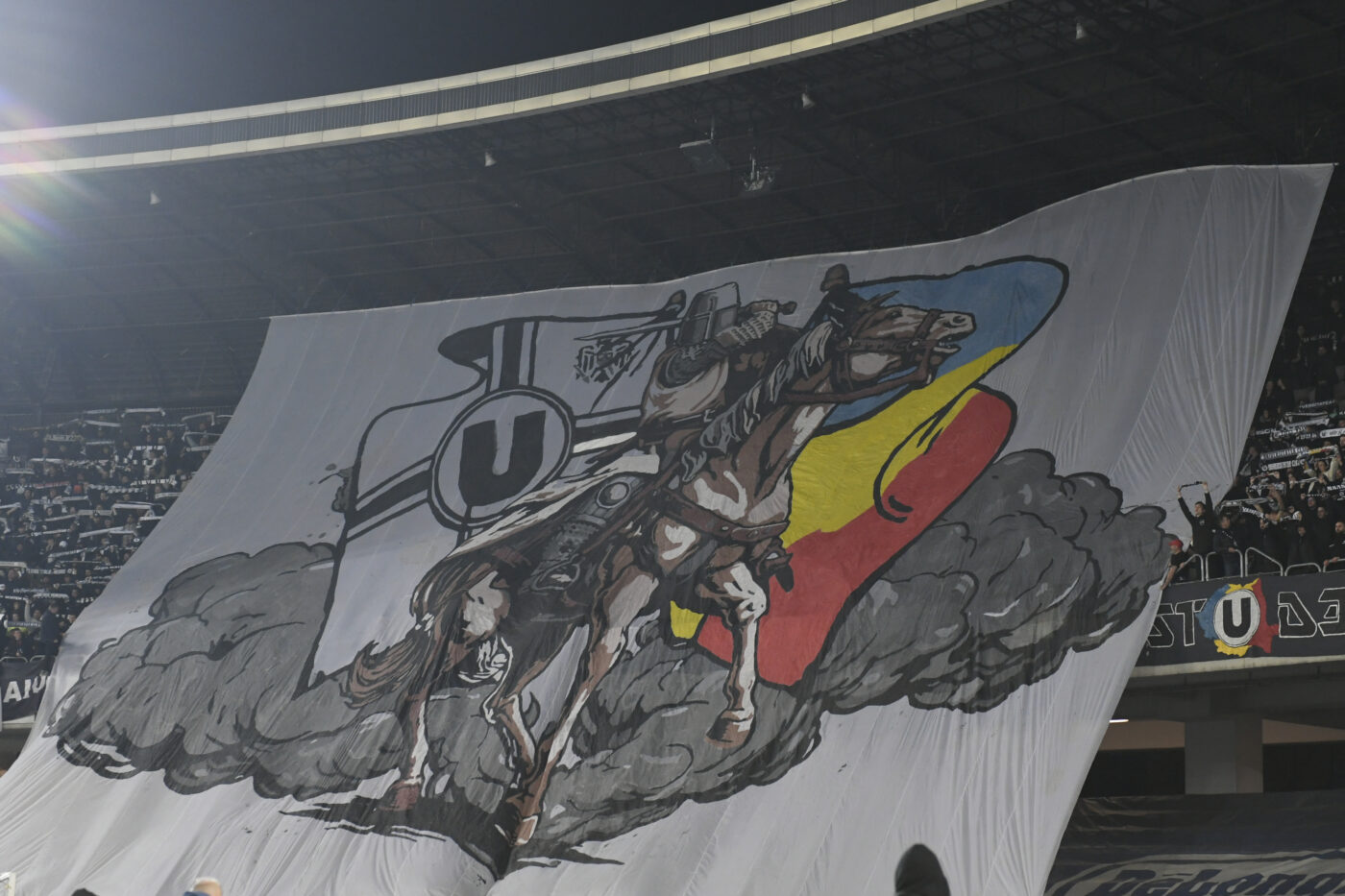 Exasperat de ce se întâmplă la liderul din Superliga: „Toată echipa stă-n biserică. Au dat cu tămâie în vestiar”