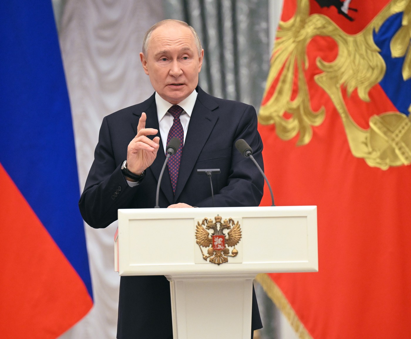 vladimir-putin-lansare-atac-cio-bach.jpg